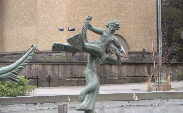 03Kvinna & fisk_600